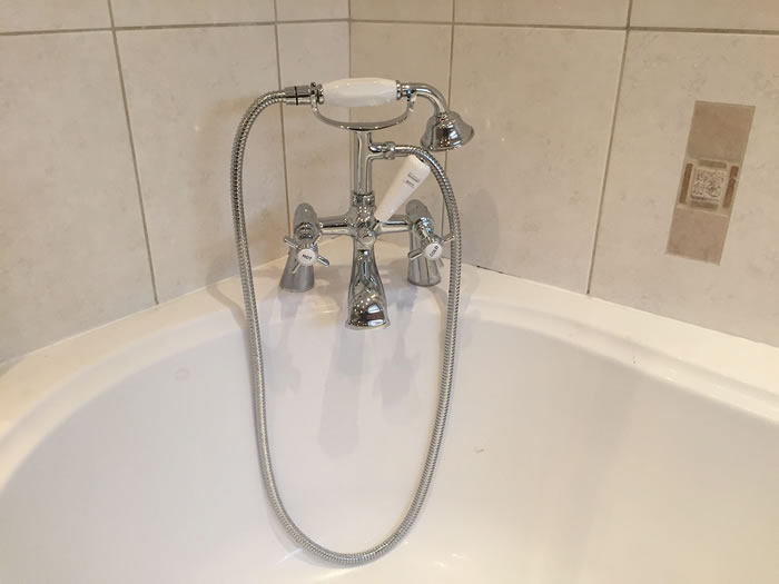 Bath taps installed in Oxford